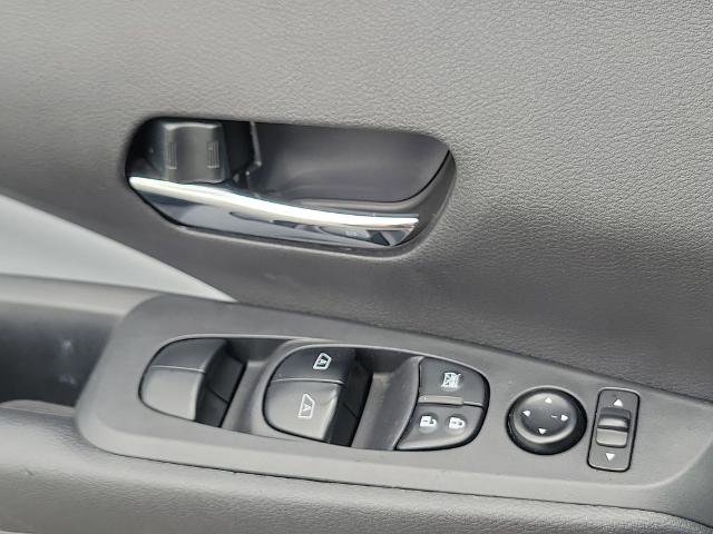 Certified 2023 Nissan Kicks SR w/ SR Premium Package FWD image 17