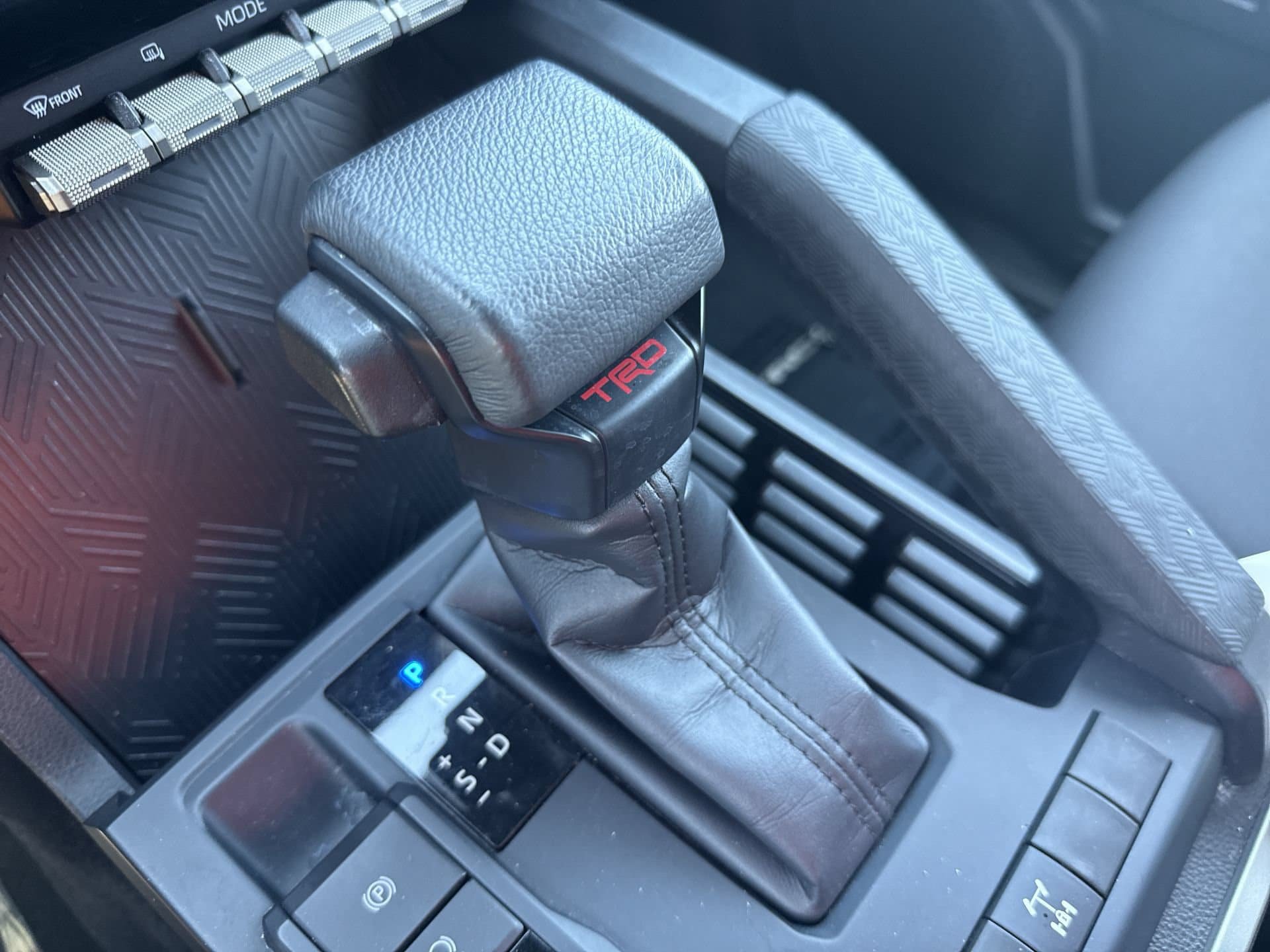 Certified 2025 Toyota Tacoma TRD Off-Road AWD/4WD image 22