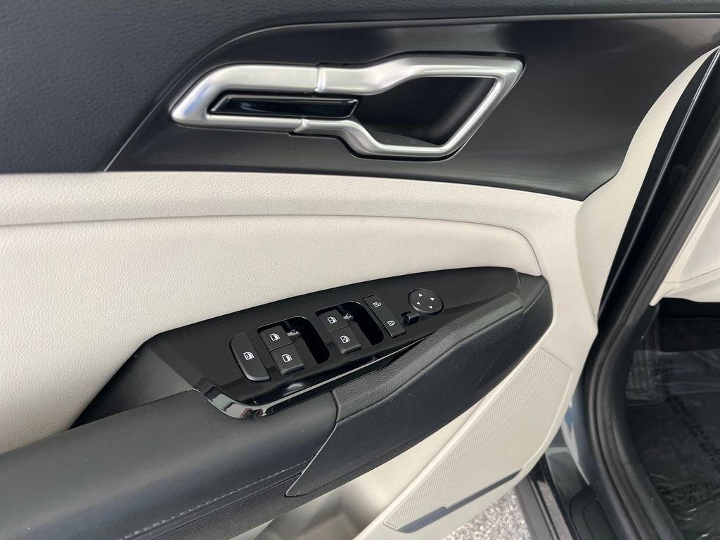 Used 2023 Kia Sportage EX image 14