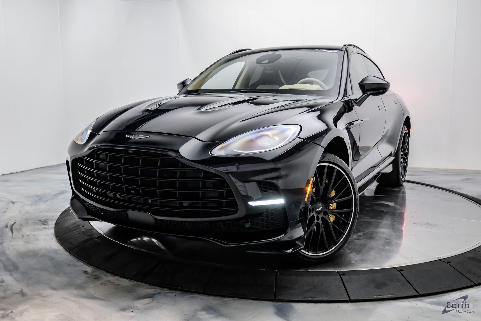 Used 2023 Aston Martin DBX 707 image 5