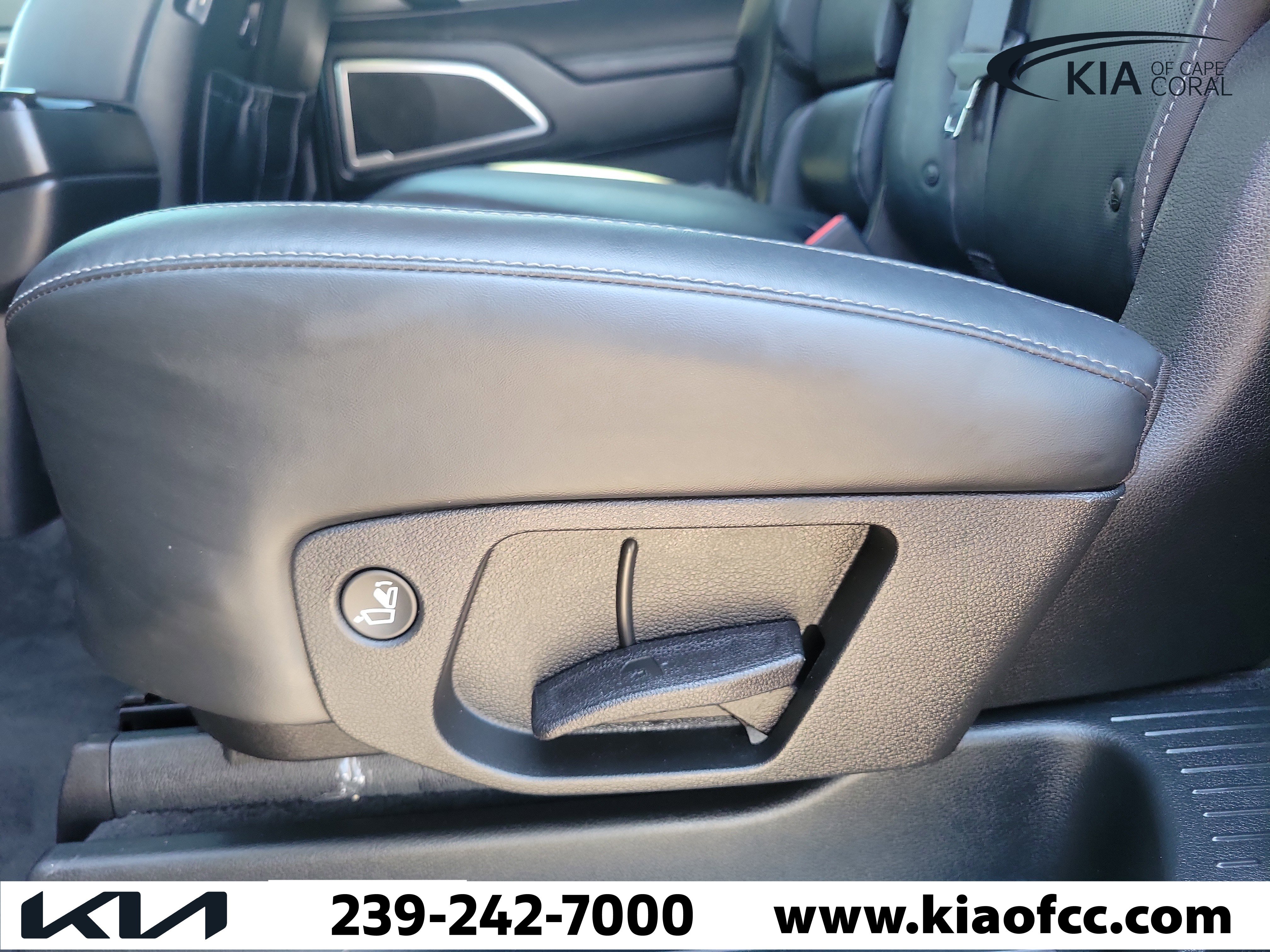 Certified 2023 Kia Telluride LX FWD image 14