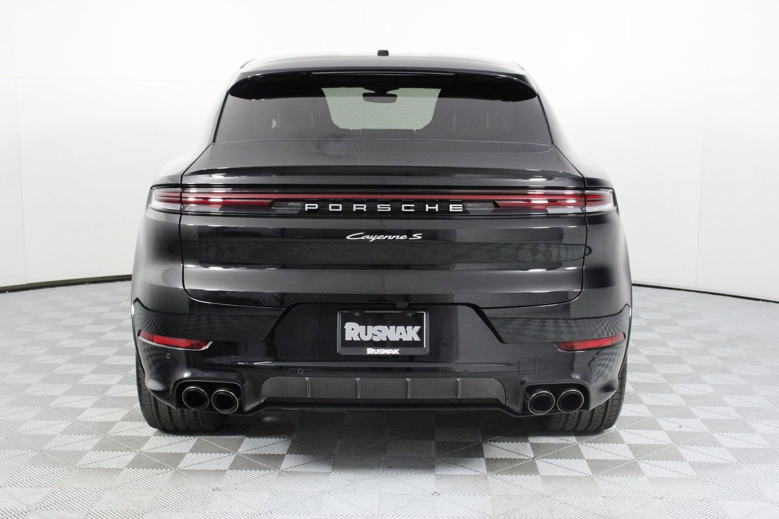 Certified 2025 Porsche Cayenne S image 6