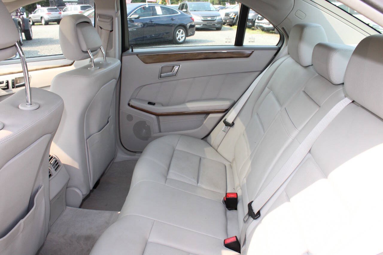 Used 2011 Mercedes-Benz E 350 4MATIC Sedan image 20