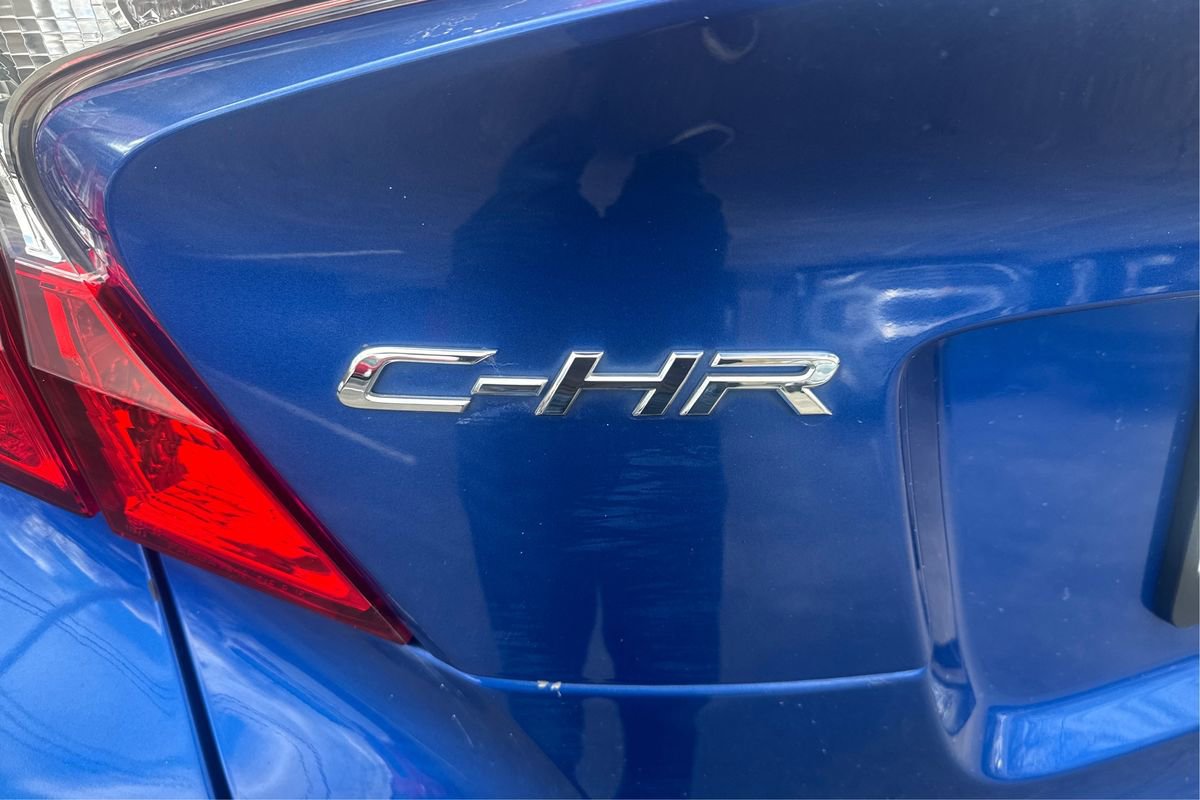 Used 2018 Toyota C-HR XLE image 21