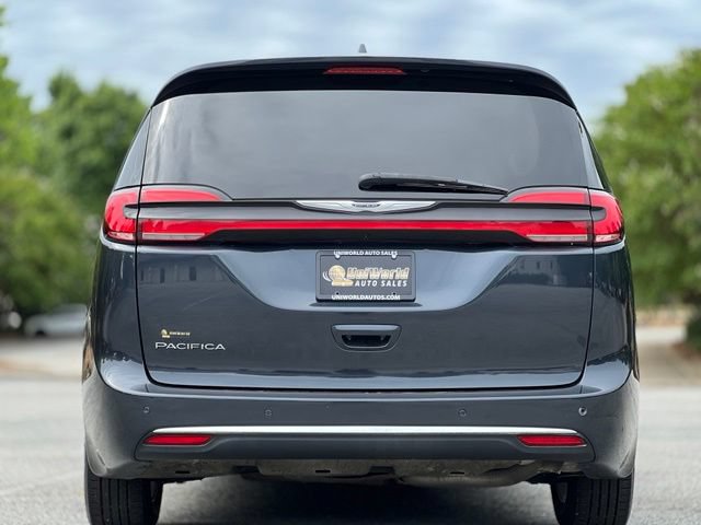 Used 2021 Chrysler Pacifica Touring-L FWD image 6