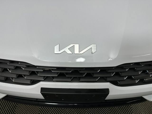 Used 2023 Kia K5 LXS image 9