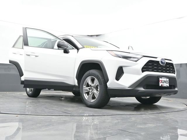 Used 2024 Toyota RAV4 LE AWD/4WD image 64