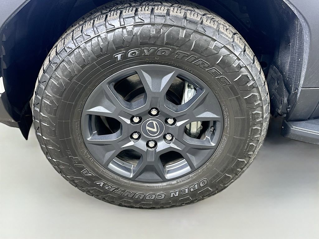 Used 2024 Lexus GX 550 image 8