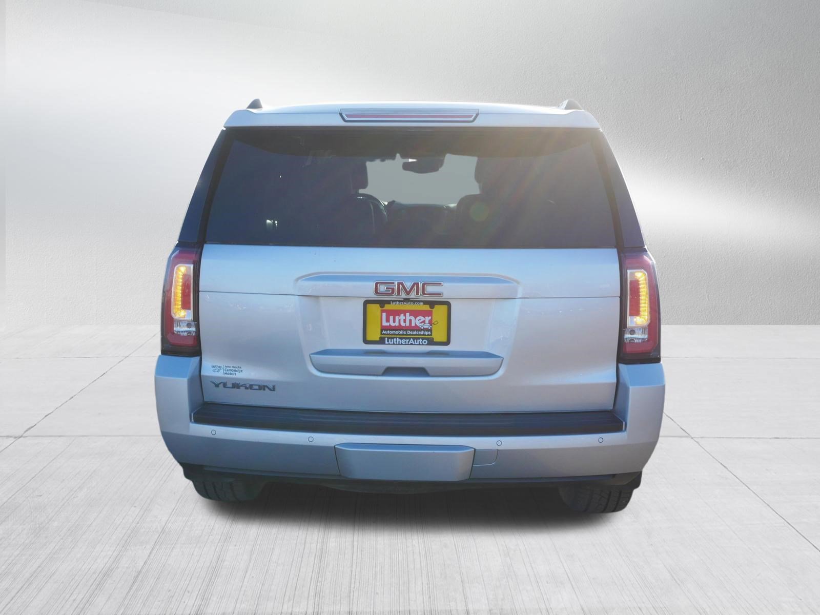 Used 2017 GMC Yukon SLT w/ HD Trailering Package image 6