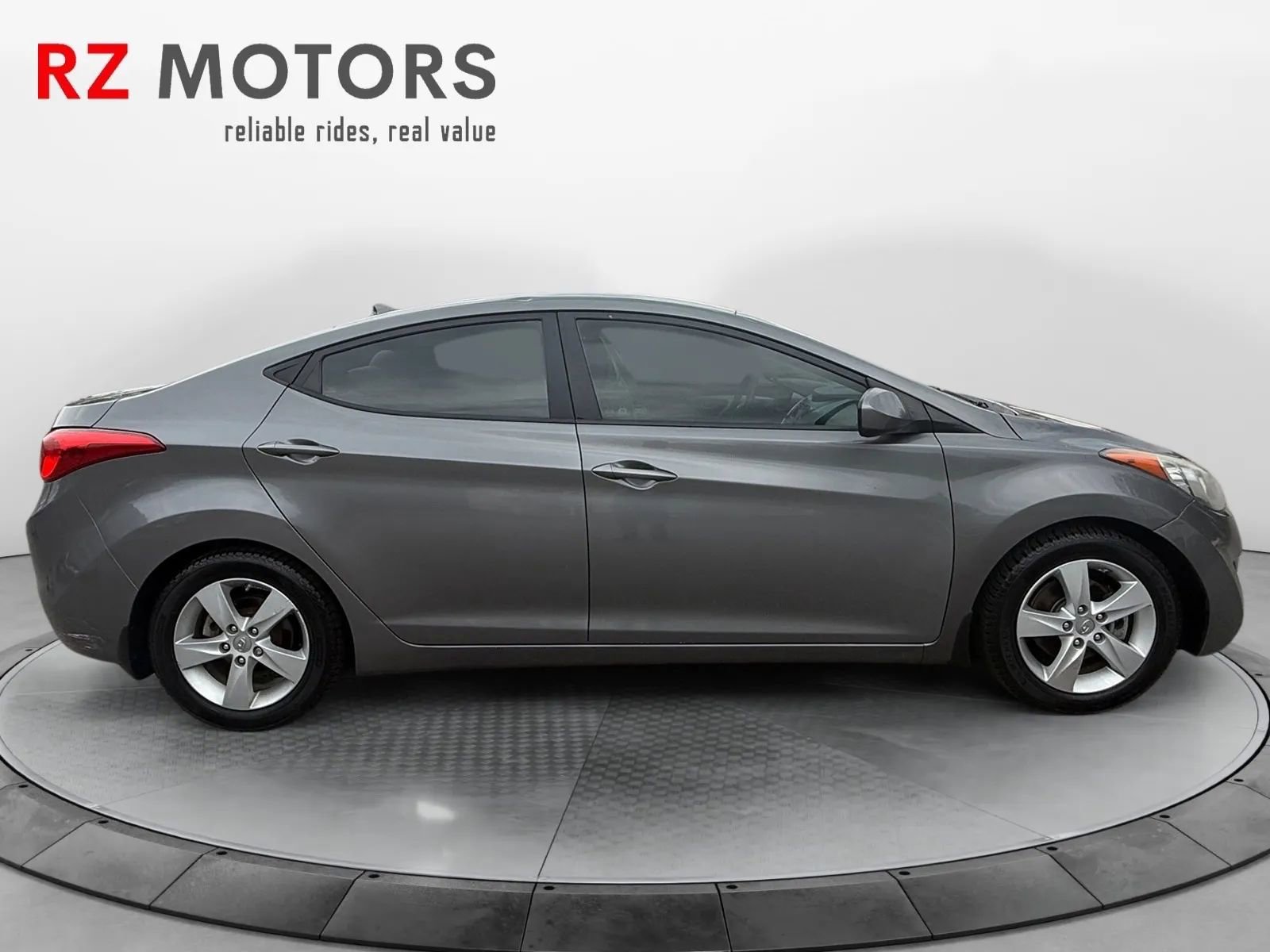 Used 2013 Hyundai Elantra GLS w/ Preferred Pkg FWD image 6