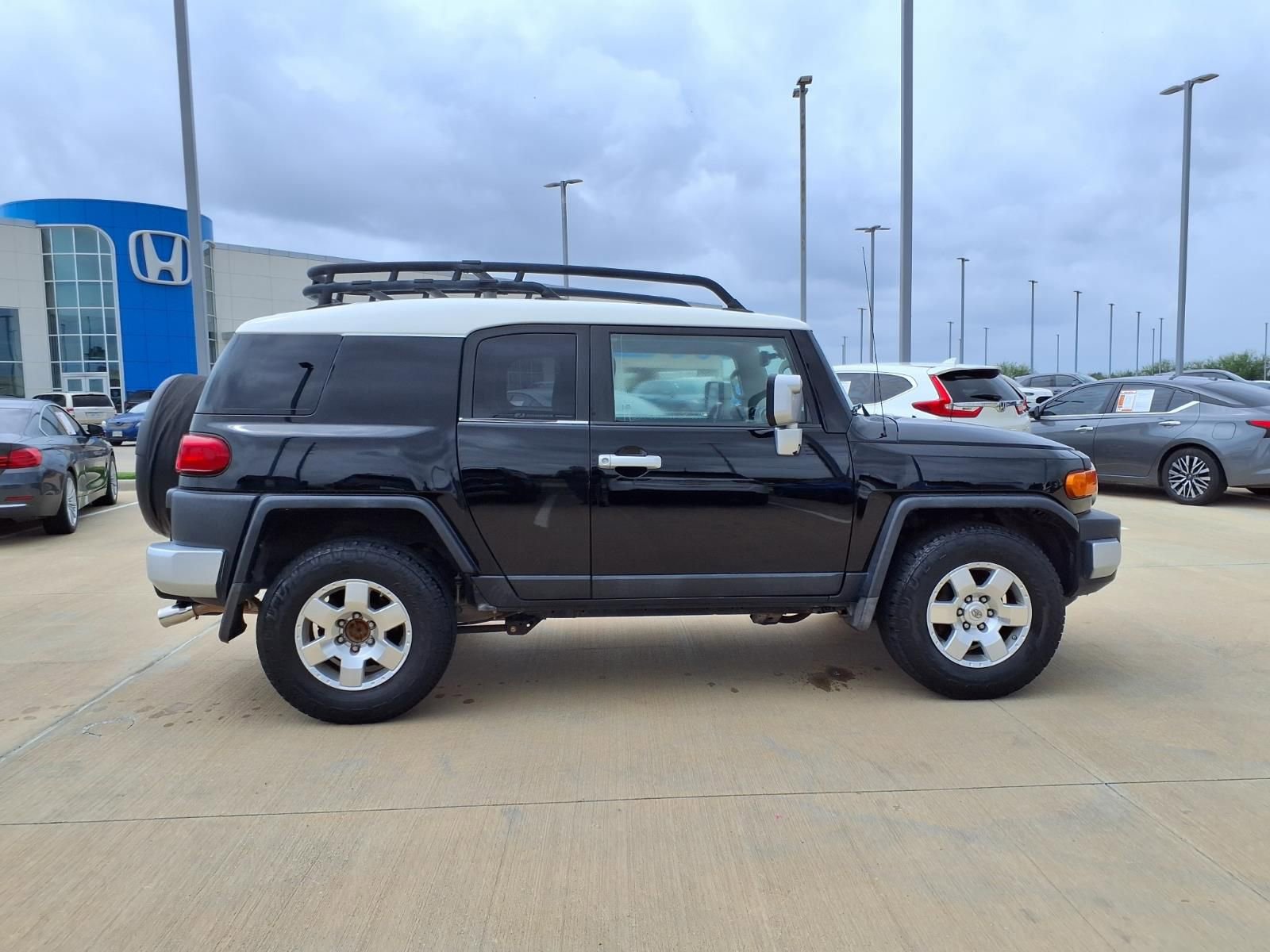 Used 2010 Toyota FJ Cruiser 2WD image 8