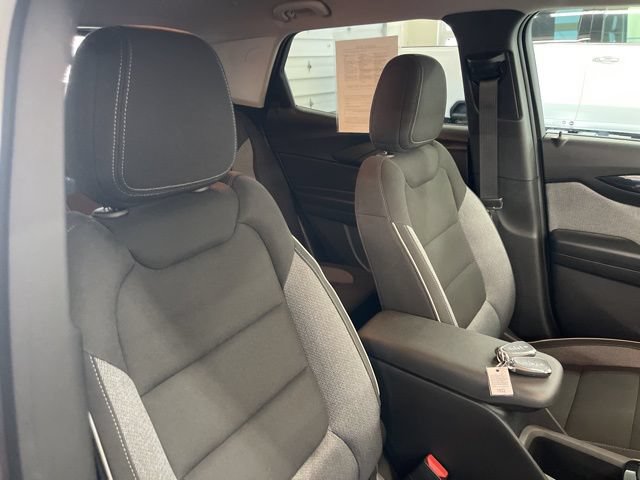 Used 2024 Chevrolet TrailBlazer LT AWD/4WD image 35