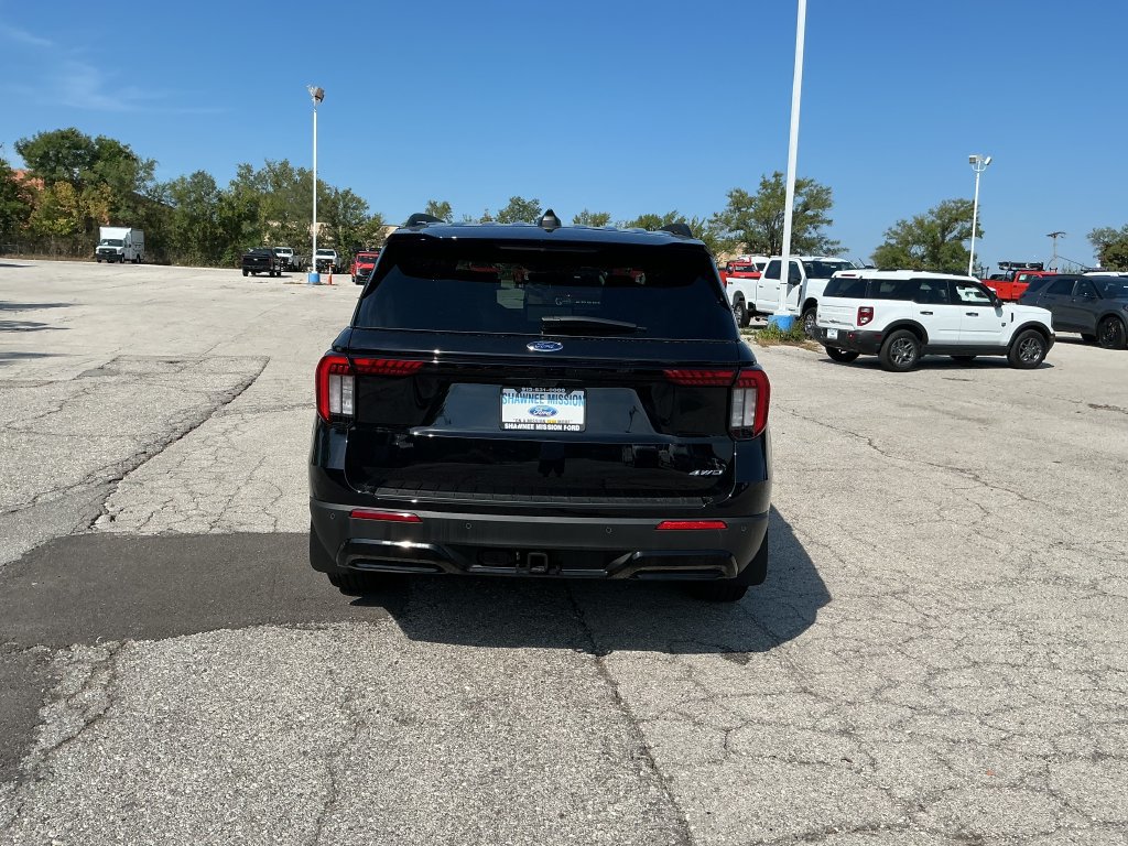 New 2026 Ford Explorer ST-Line AWD/4WD image 4