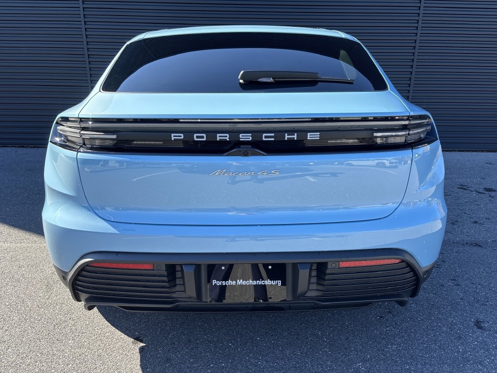 Certified 2025 Porsche Macan 4S Electric AWD/4WD image 4