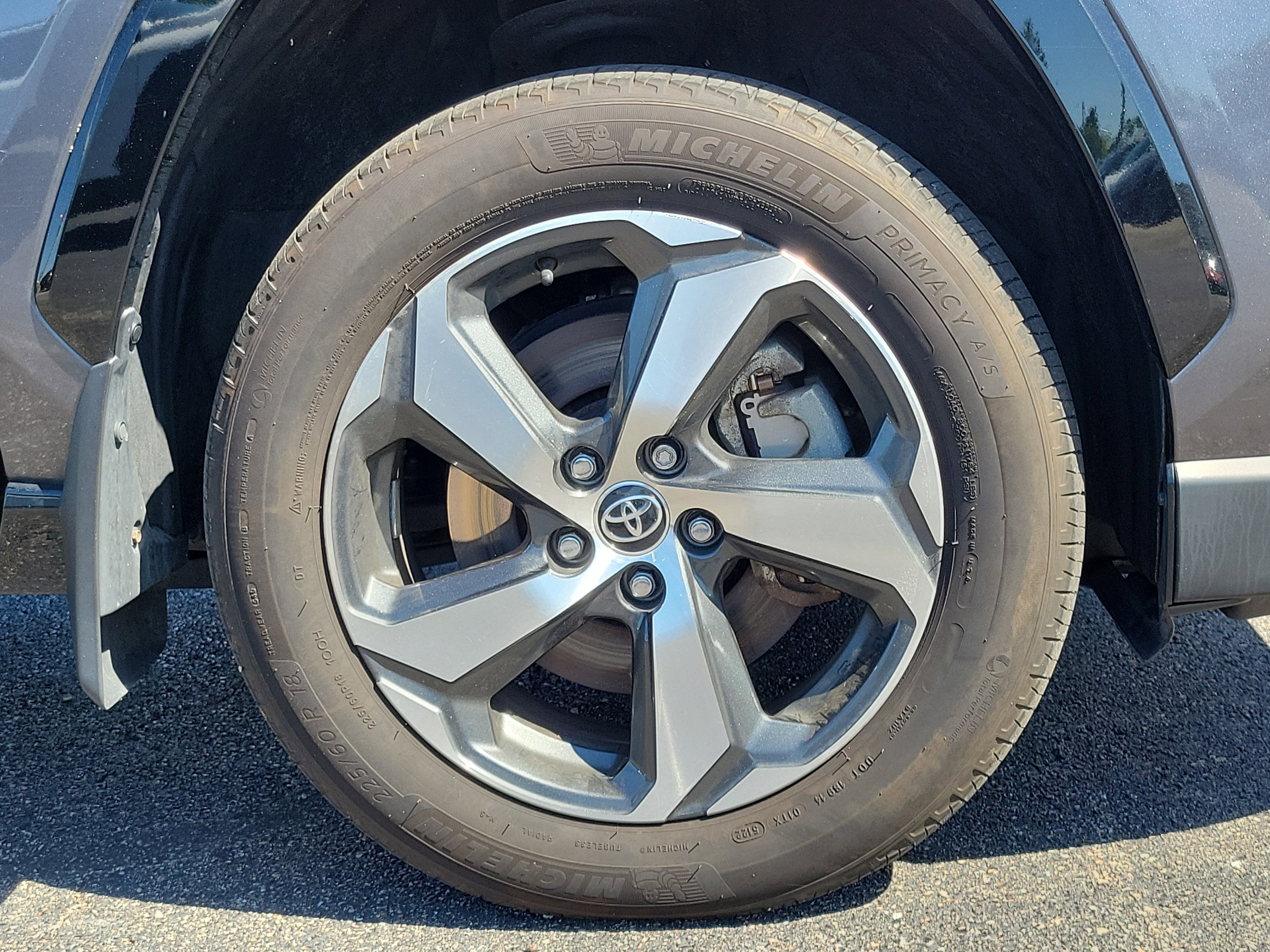 Used 2023 Toyota RAV4 SE w/ Weather & Moonroof Package AWD/4WD image 5