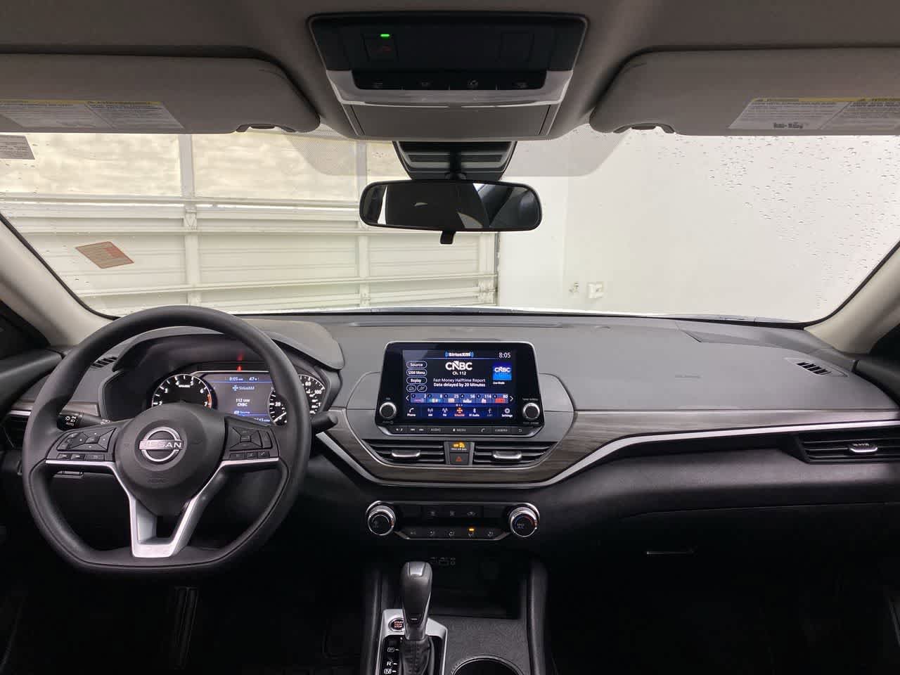 Used 2025 Nissan Altima 2.5 SV FWD image 12