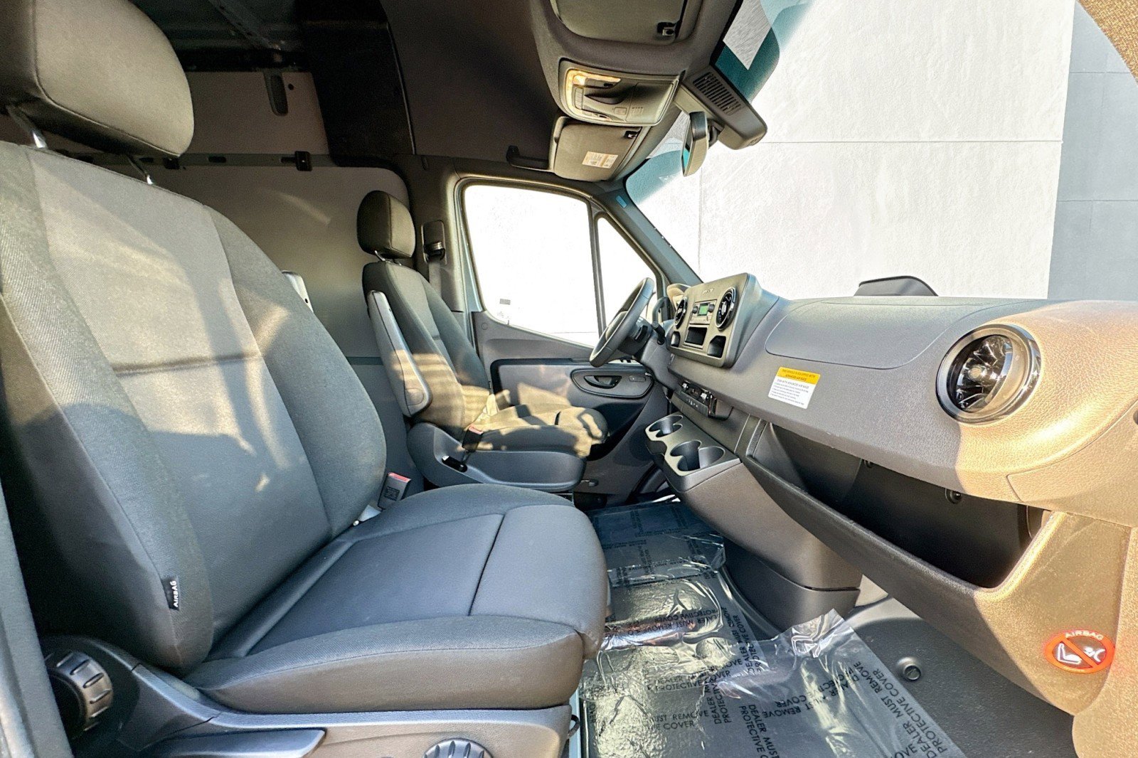 Used 2025 Mercedes-Benz Sprinter 2500 image 22