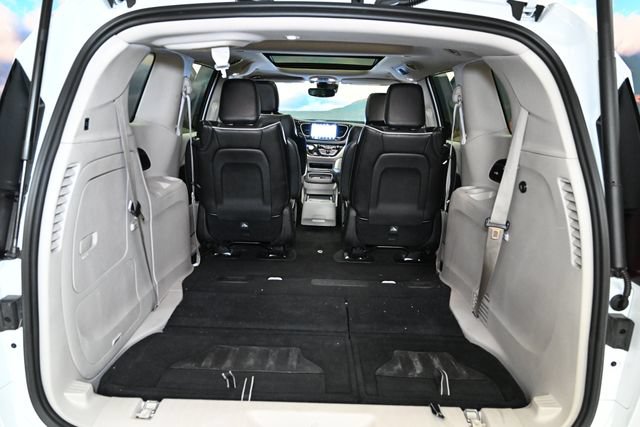 Used 2023 Chrysler Pacifica Limited FWD image 60
