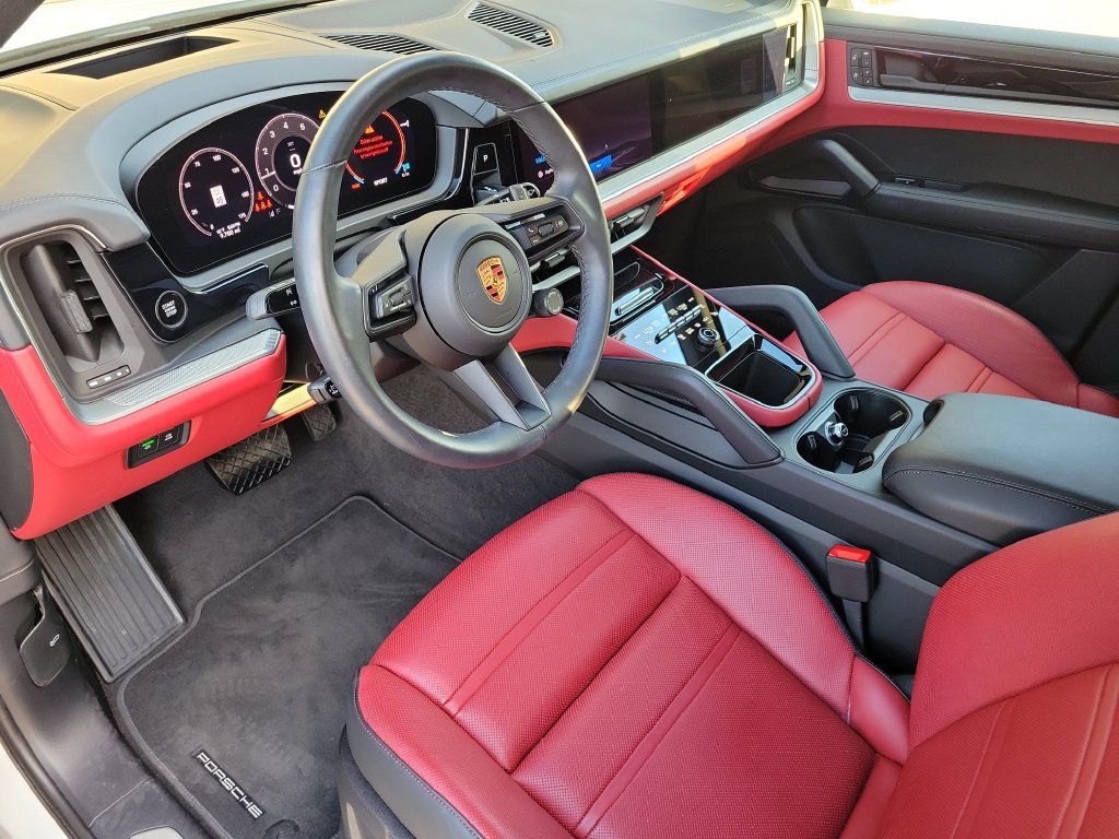 Certified 2026 Porsche Cayenne AWD/4WD image 4