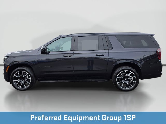 Used 2026 Chevrolet Suburban RST AWD/4WD image 2