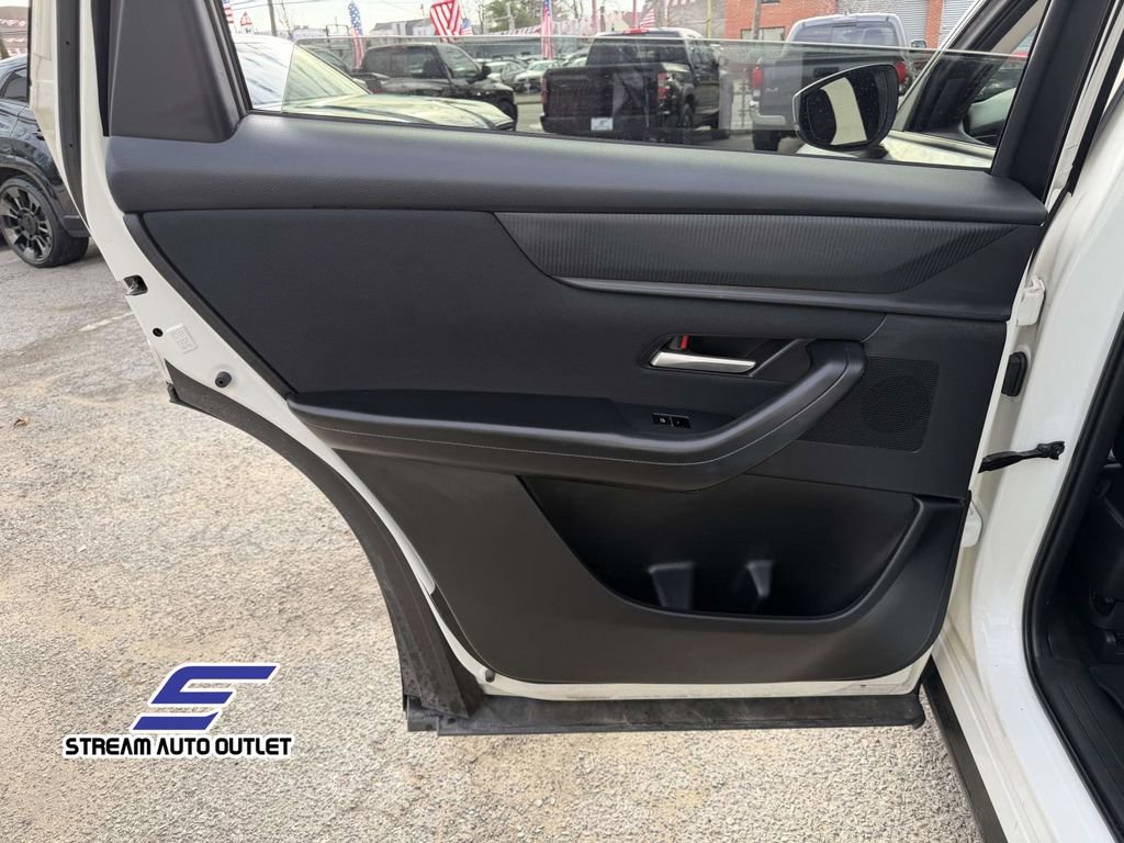 Used 2024 MAZDA CX-90 3.3 Turbo w/ Select Package image 34