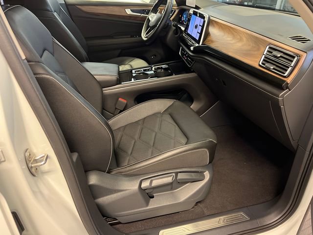Certified 2025 Volkswagen Atlas SE FWD image 11