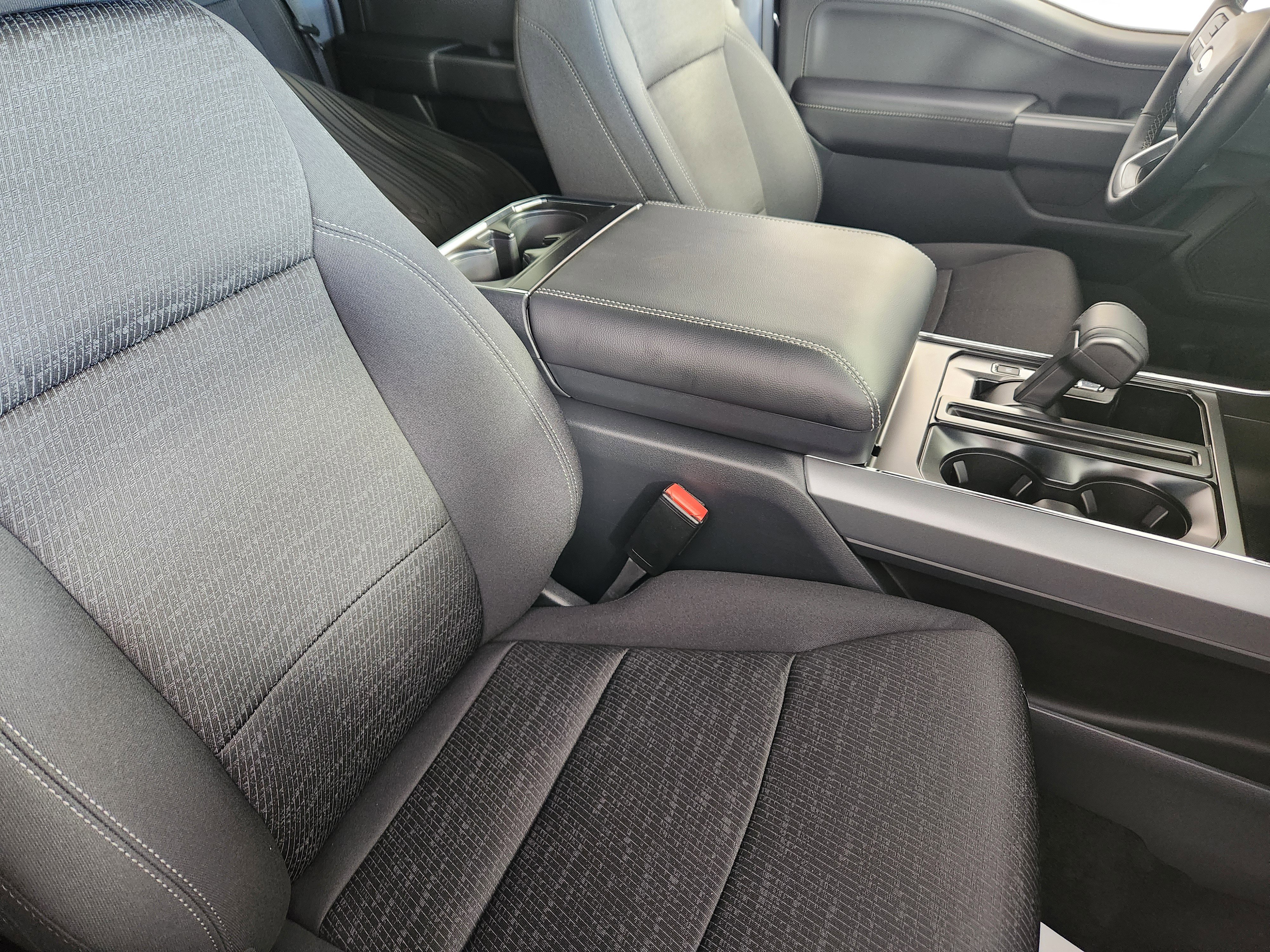 New 2025 Ford F150 XLT w/ Equipment Group 302A MID image 9