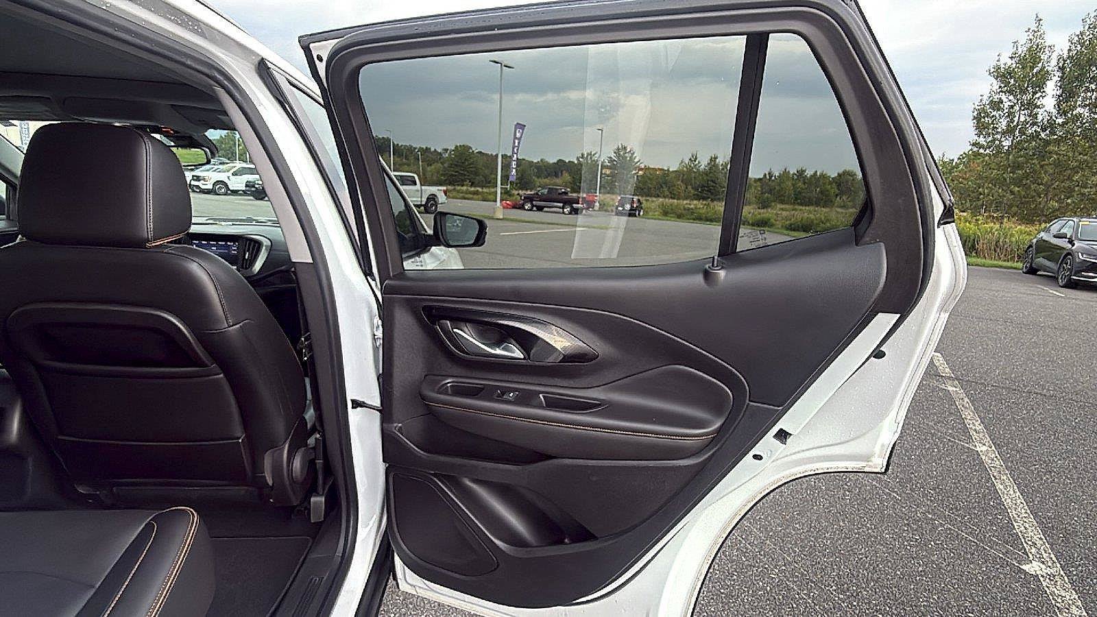 Used 2022 GMC Terrain AT4 AWD/4WD image 18
