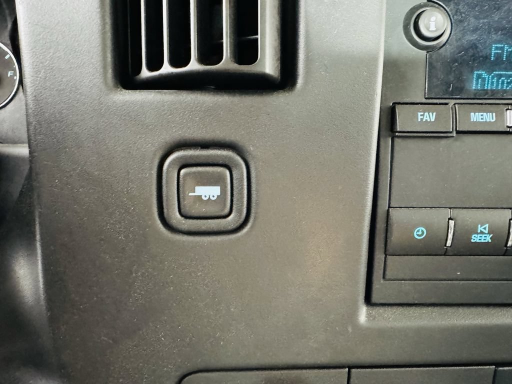 Used 2015 Chevrolet Express 2500 RWD image 11