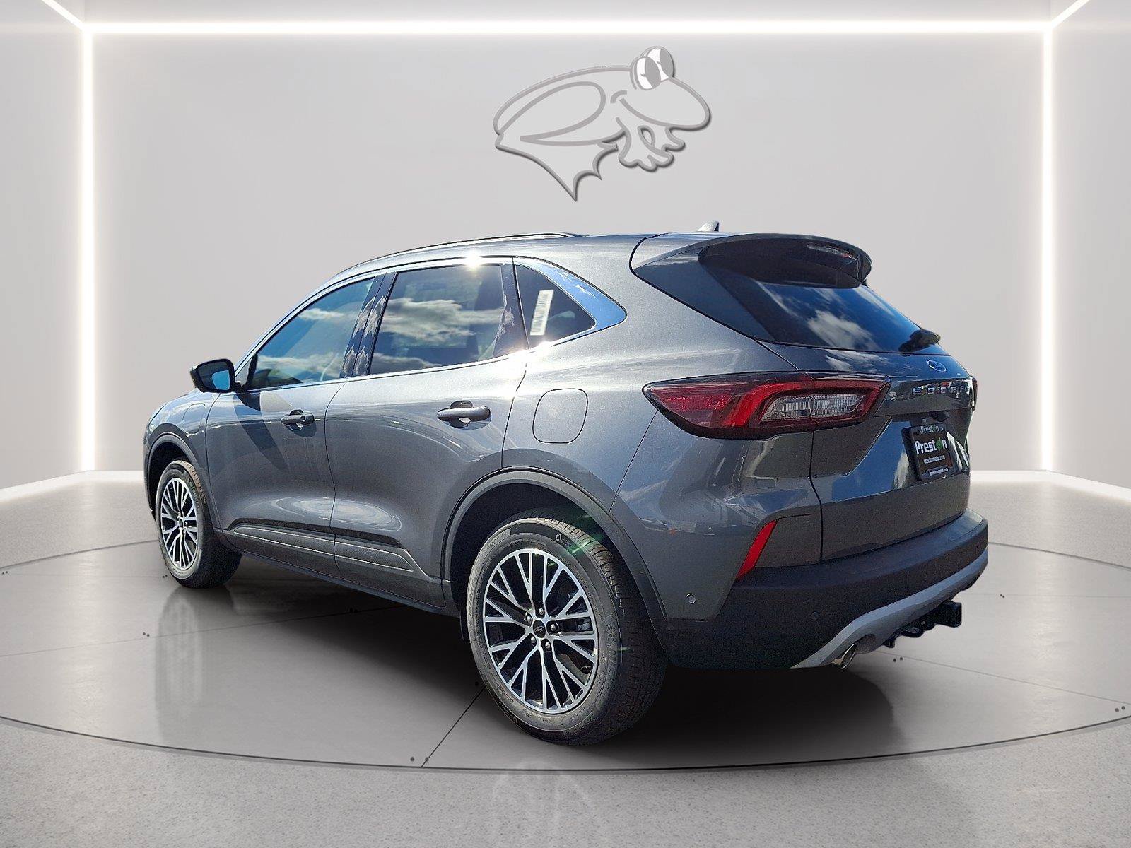 New 2024 Ford Escape SE w/ PHEV Premium Package FWD video 2