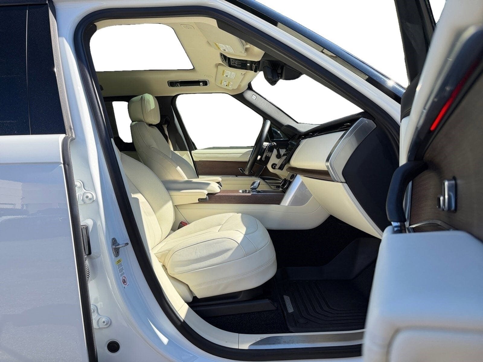 Certified 2023 Land Rover Range Rover Long Wheelbase SE AWD/4WD image 22