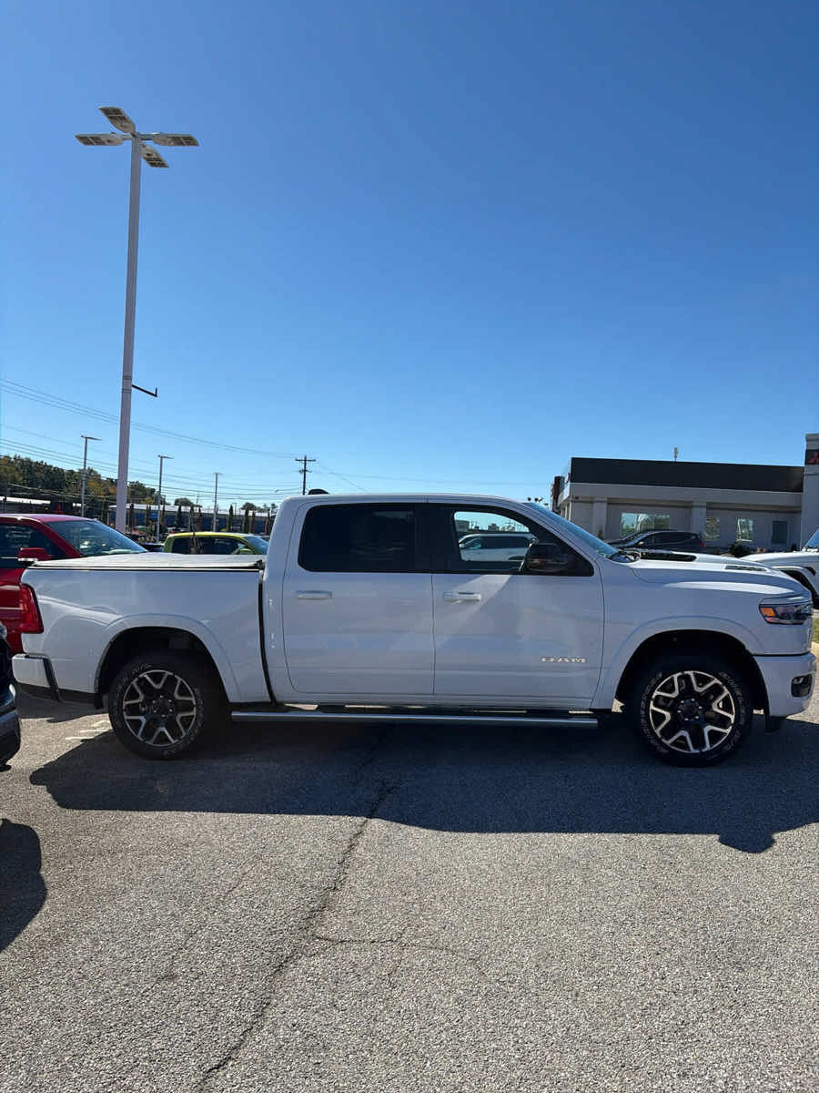 Used 2025 RAM 1500 Laramie w/ Sport Appearance Package AWD/4WD image 17