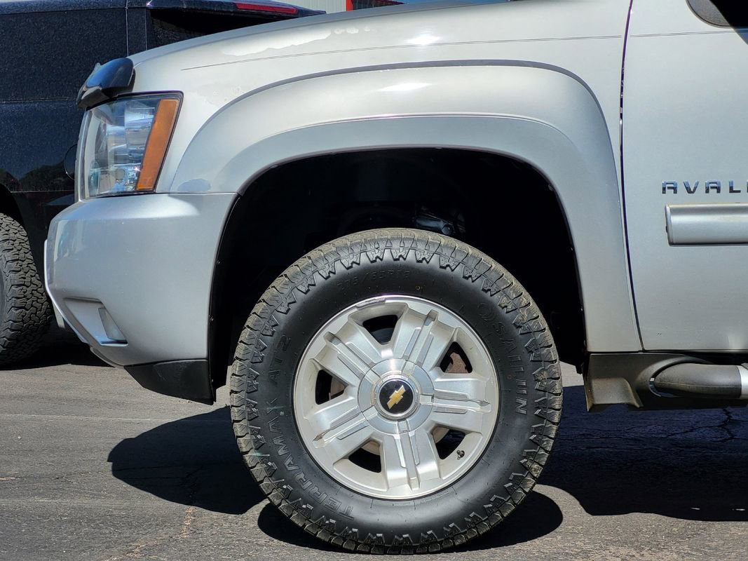 Used 2012 Chevrolet Avalanche LT w/ Suspension Package, Off-Road image 10