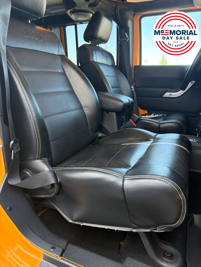 Used 2012 Jeep Wrangler Unlimited Rubicon w/ Connectivity Group AWD/4WD image 9