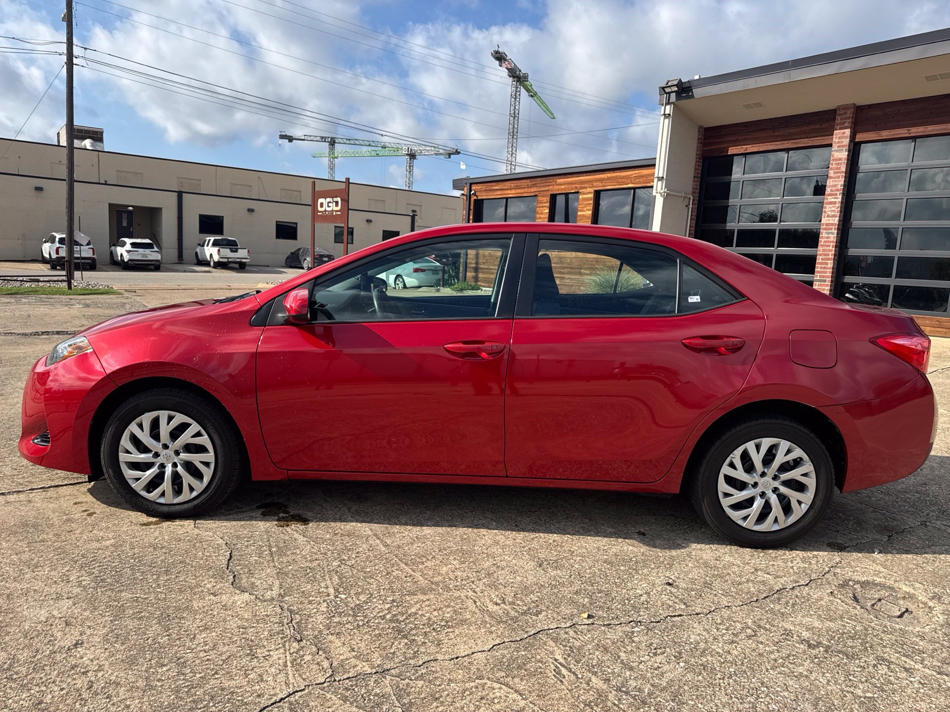 Used 2018 Toyota Corolla LE w/ Carpet Mat Package (TMS) FWD image 8