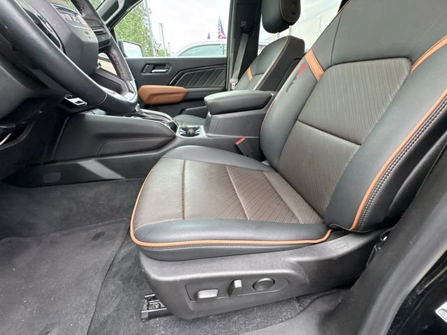 Used 2025 GMC Canyon AT4 w/ Technology Plus Package AWD/4WD image 9