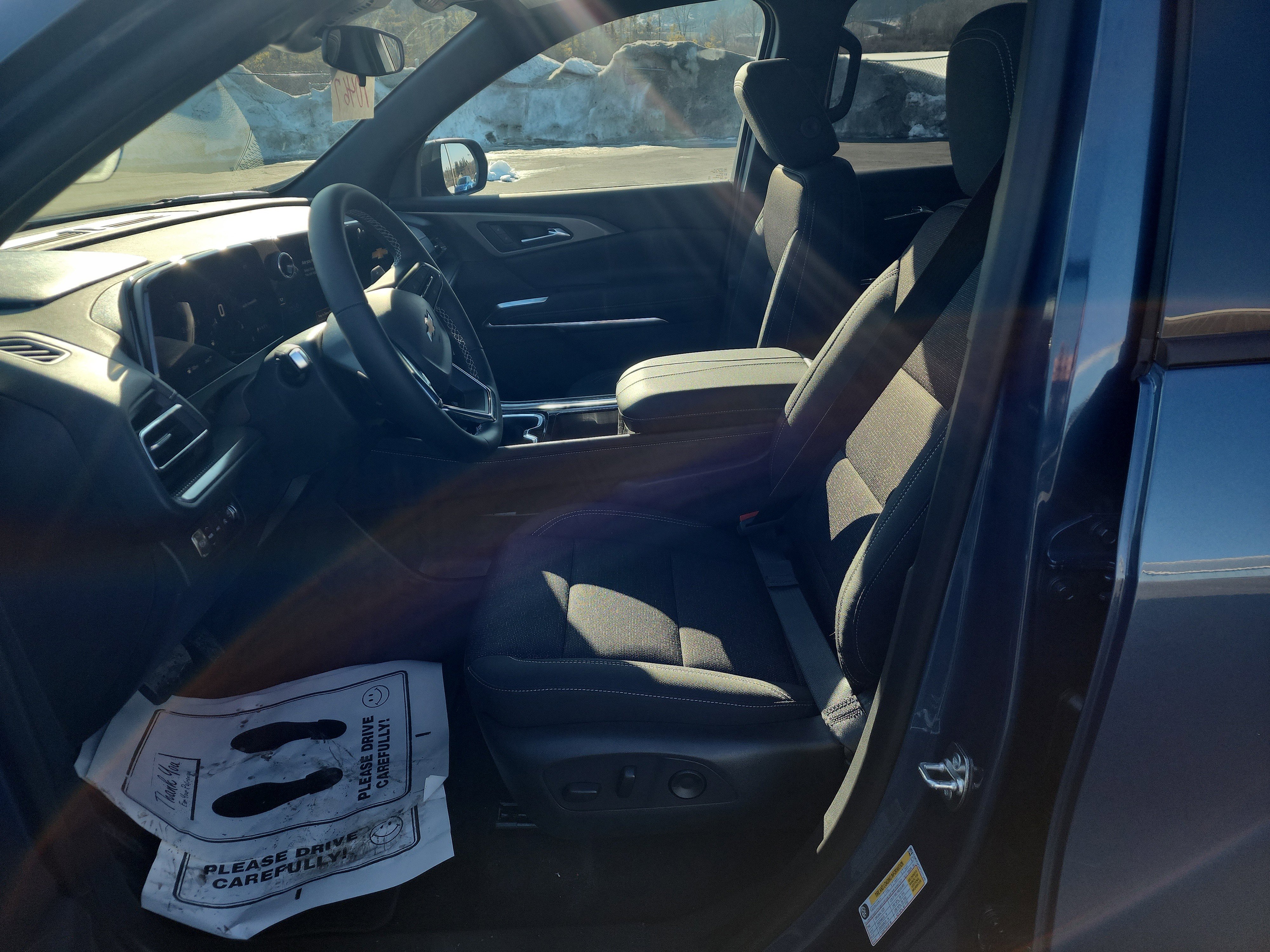New 2026 Chevrolet Traverse LT w/ Sun and Wheel Package AWD/4WD image 11