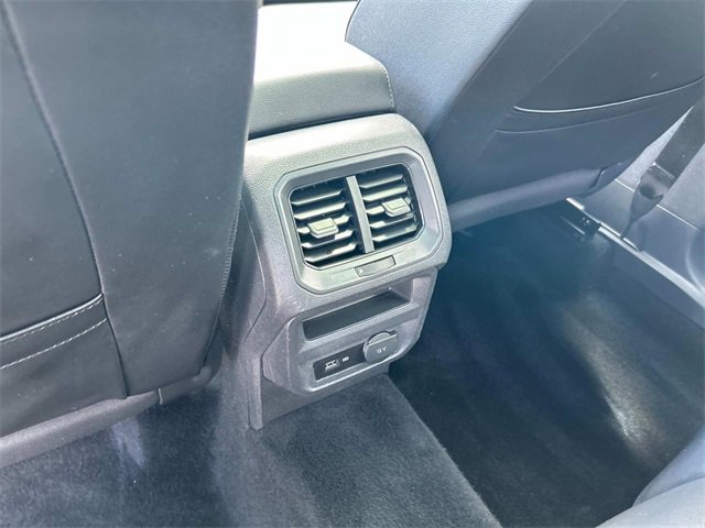 Used 2020 Volkswagen Tiguan SE w/ Panoramic Sunroof Package image 17