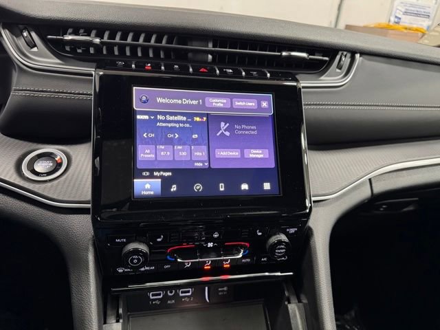 New 2025 Jeep Grand Cherokee Altitude image 7