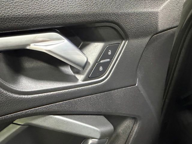 Used 2020 Audi Q3 2.0T Premium Plus w/ Premium Plus Package AWD/4WD image 21