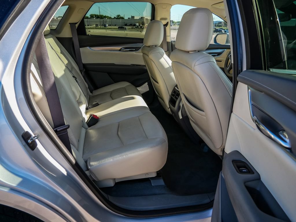 Used 2017 Cadillac XT5 Luxury w/ Driver Awareness Package FWD image 42
