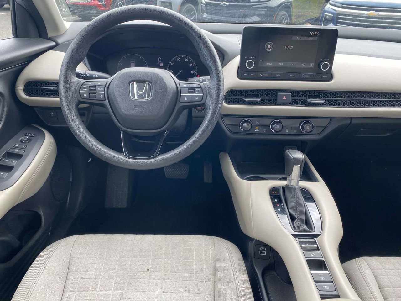Used 2023 Honda HR-V LX image 9