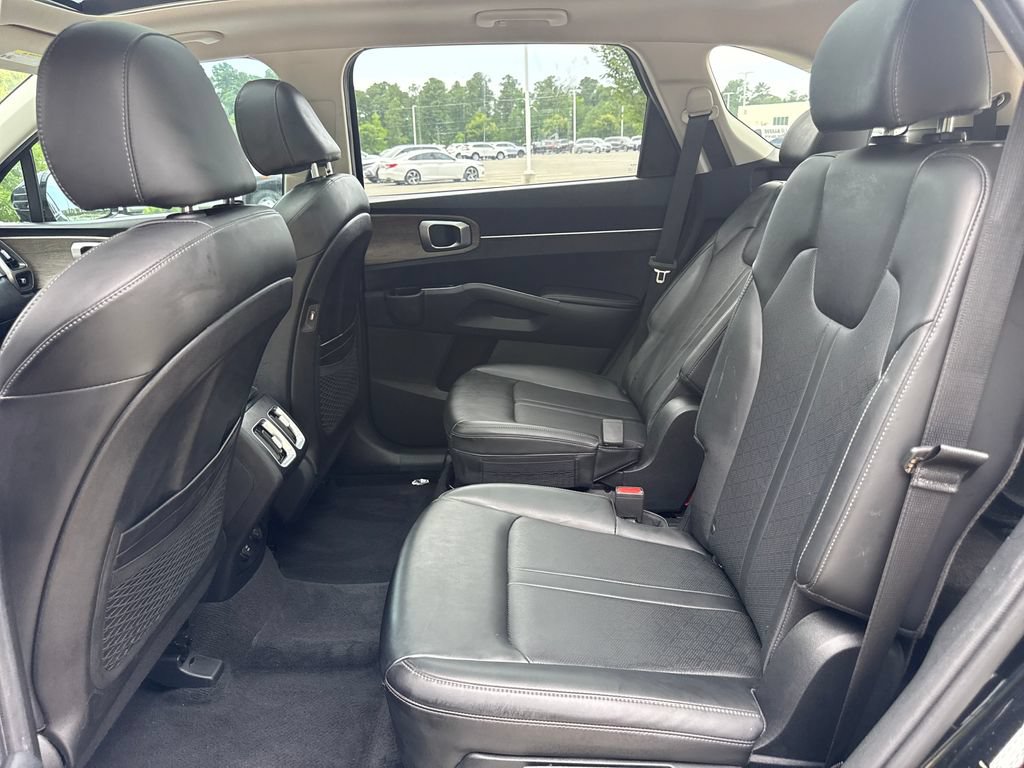 Used 2023 Kia Sorento EX w/ Panoramic Sunroof Package FWD image 32