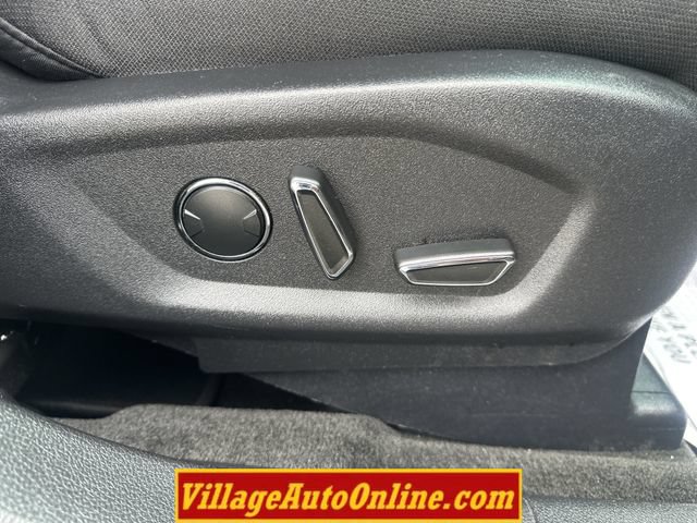 Used 2016 Ford Explorer XLT w/ Equipment Group 201A AWD/4WD image 40