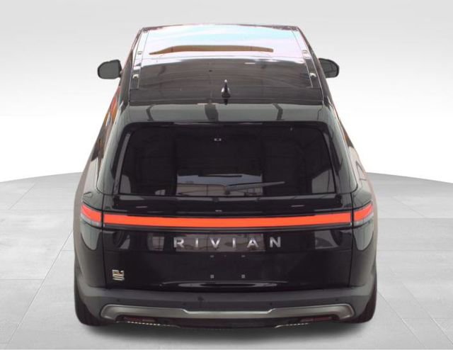 Used 2023 Rivian R1S Adventure image 3