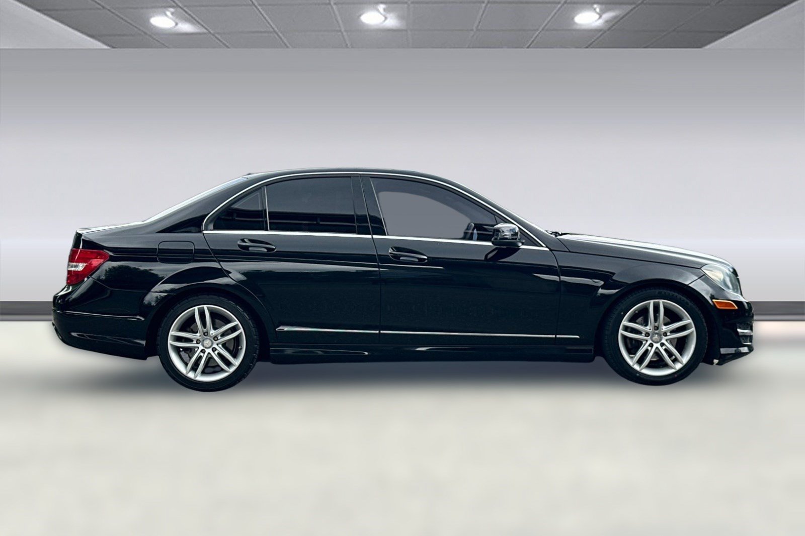 Used 2013 Mercedes-Benz C 250 Sedan image 8
