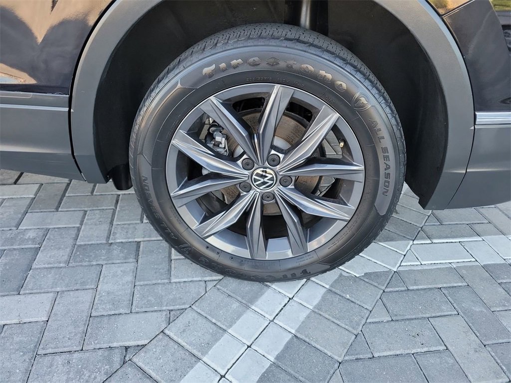 Used 2022 Volkswagen Tiguan SE image 14