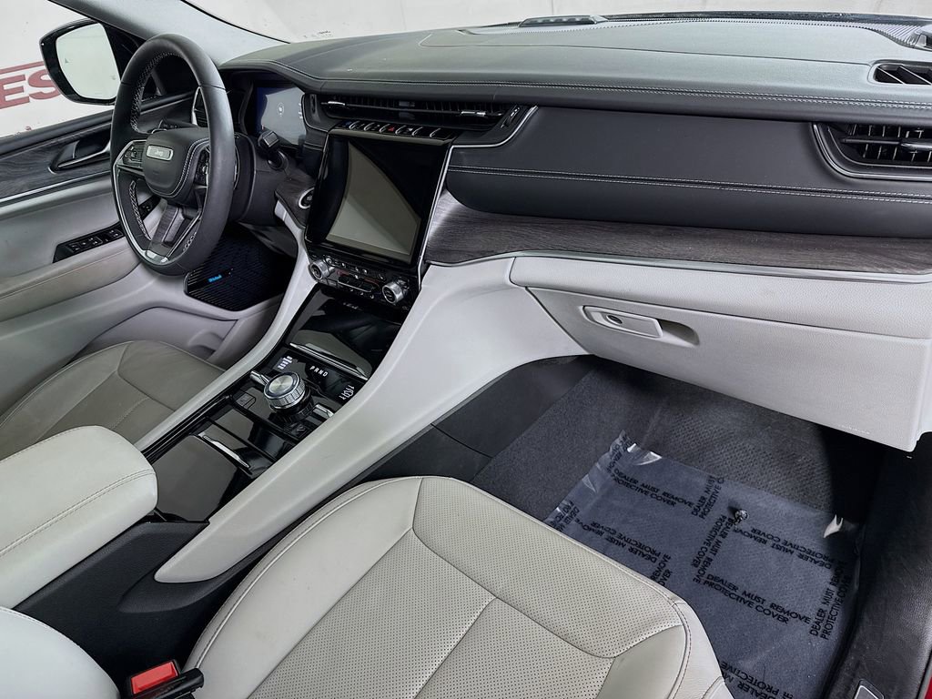 Used 2022 Jeep Grand Cherokee Overland image 36