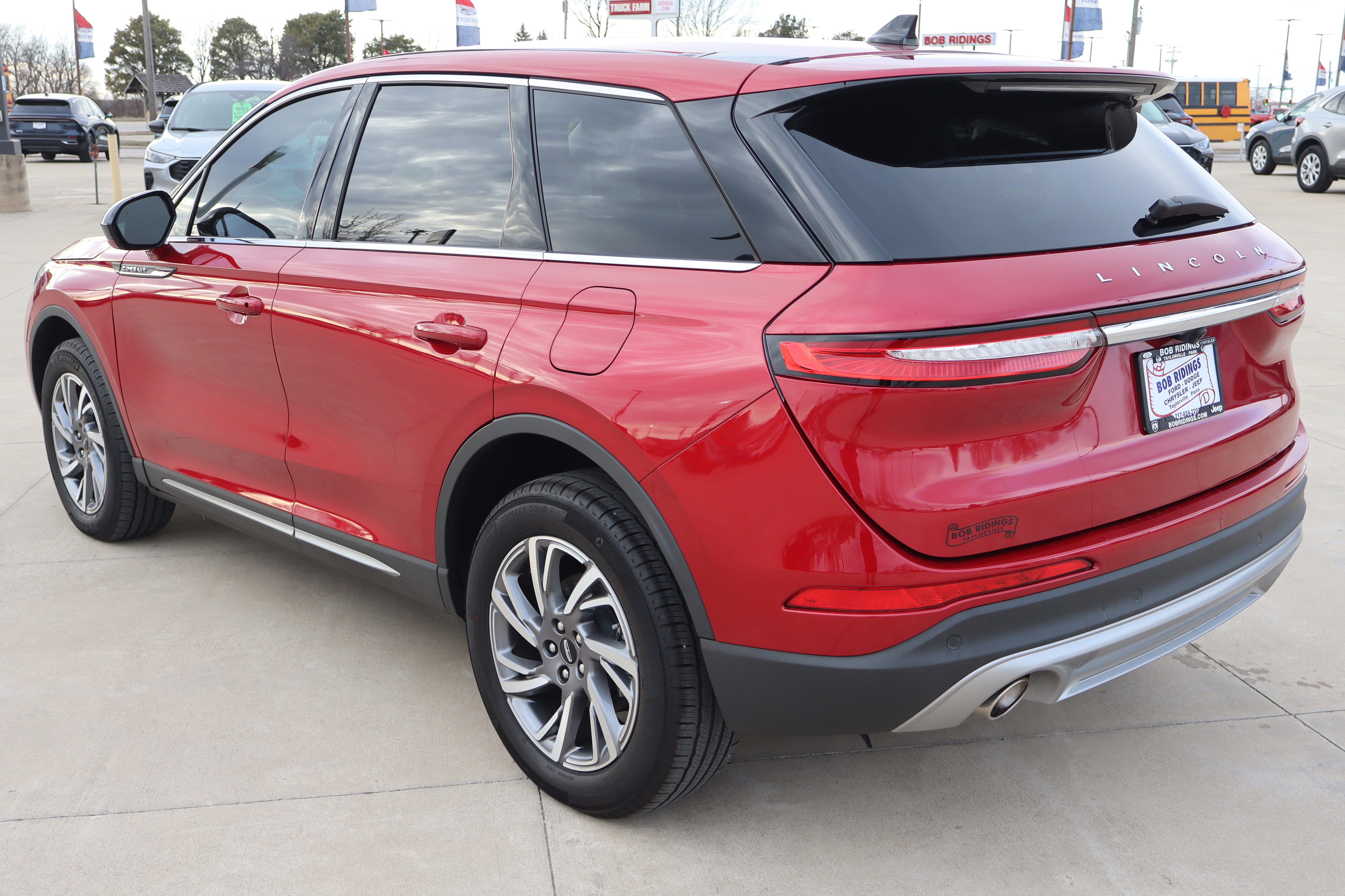 Used 2024 Lincoln Corsair Premiere w/ Rear Removable Package Tray image 8