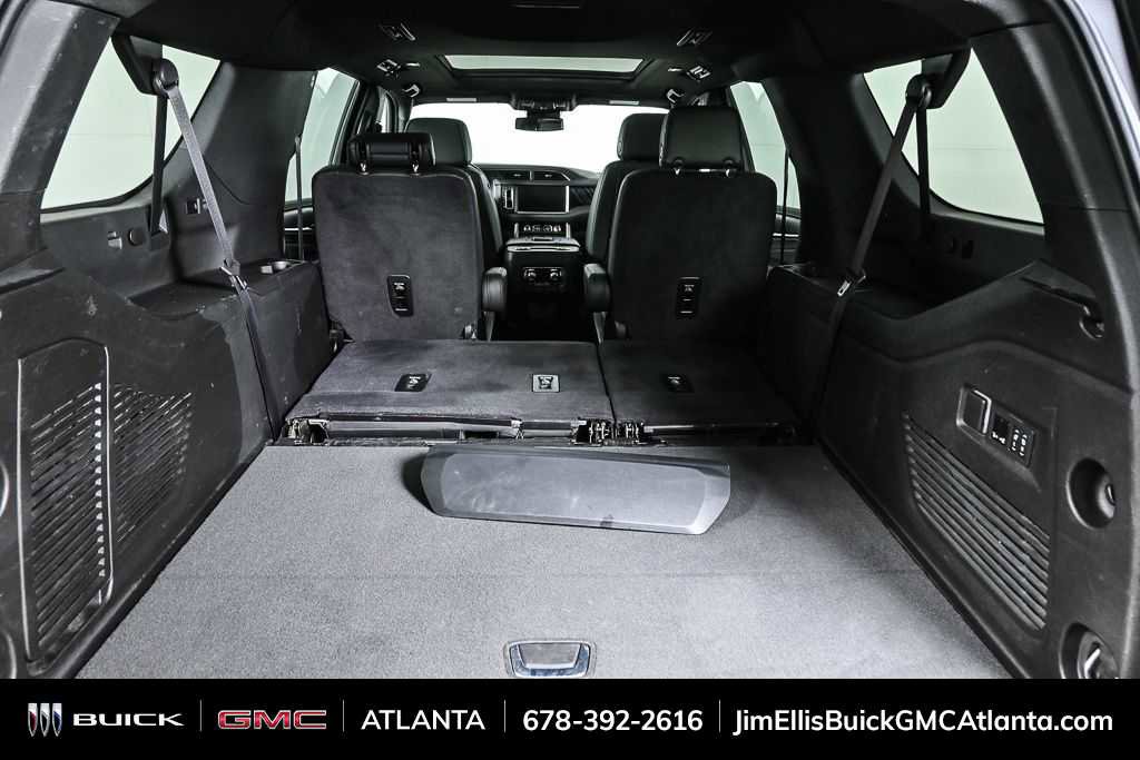Used 2024 GMC Yukon XL Denali image 34